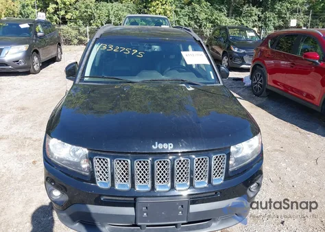 2016 Jeep Compass Latitude z USA, uszkodzony, nr VIN 1C4NJDEB4GD663319